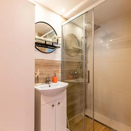 Apartman Lobec מראה חיצוני תמונה