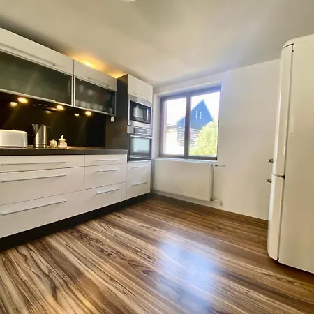 Apartman Lobec מראה חיצוני תמונה