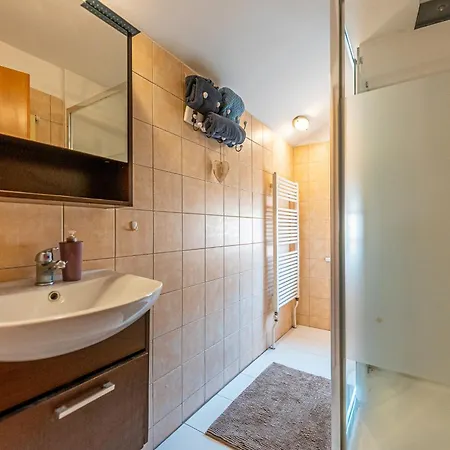 Apartman Lobec מראה חיצוני תמונה